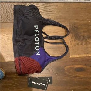 NWT Peloton Topsy Turvy Strappy Bra - size M.